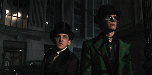 Robin Lord Taylor’s and Cory Michael Smith’s last scene in GothamGotham – 5.12 “Th