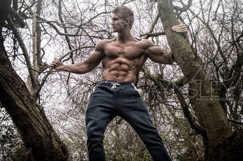 completelyfine: fagggotries:     Zac Aynsley  by Apasionese     http://completelyfine.tumblr.com/ Thanks for following! 
