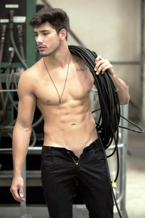 AlanPalmSprings Likes His Men!