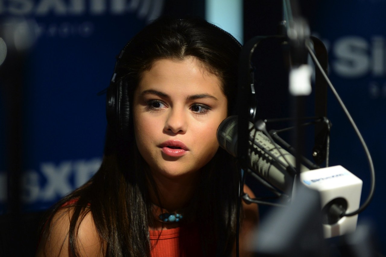 celebs-dailyus:   06/22/2015 - Selena Gomez visits  SiriusXM Studios in New York