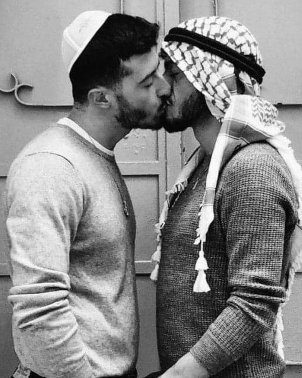 dcaj28:  ❤👭🏾👬🏾👫🏾❤https://www.instagram.com/p/Bu2WXryly5q/?utm_source=ig_tumblr_share&amp;igshid=1n2cybtj9i2yd