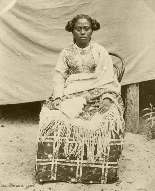 vintageeveryday:20 vintage photos of Madagascar women showcasing their beautiful hairstyles in the e