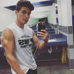 twinkmeetslife:  Hottie of the day - infinity boy