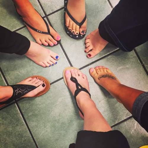 08269556:Here we go guys 7 beautiful feet. Can you guess which foot has appeared on my blog?.