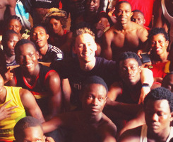 ohaldir:   Tom Hiddleston + his UNICEF project “Je suis arrivé! I am in GUINEA