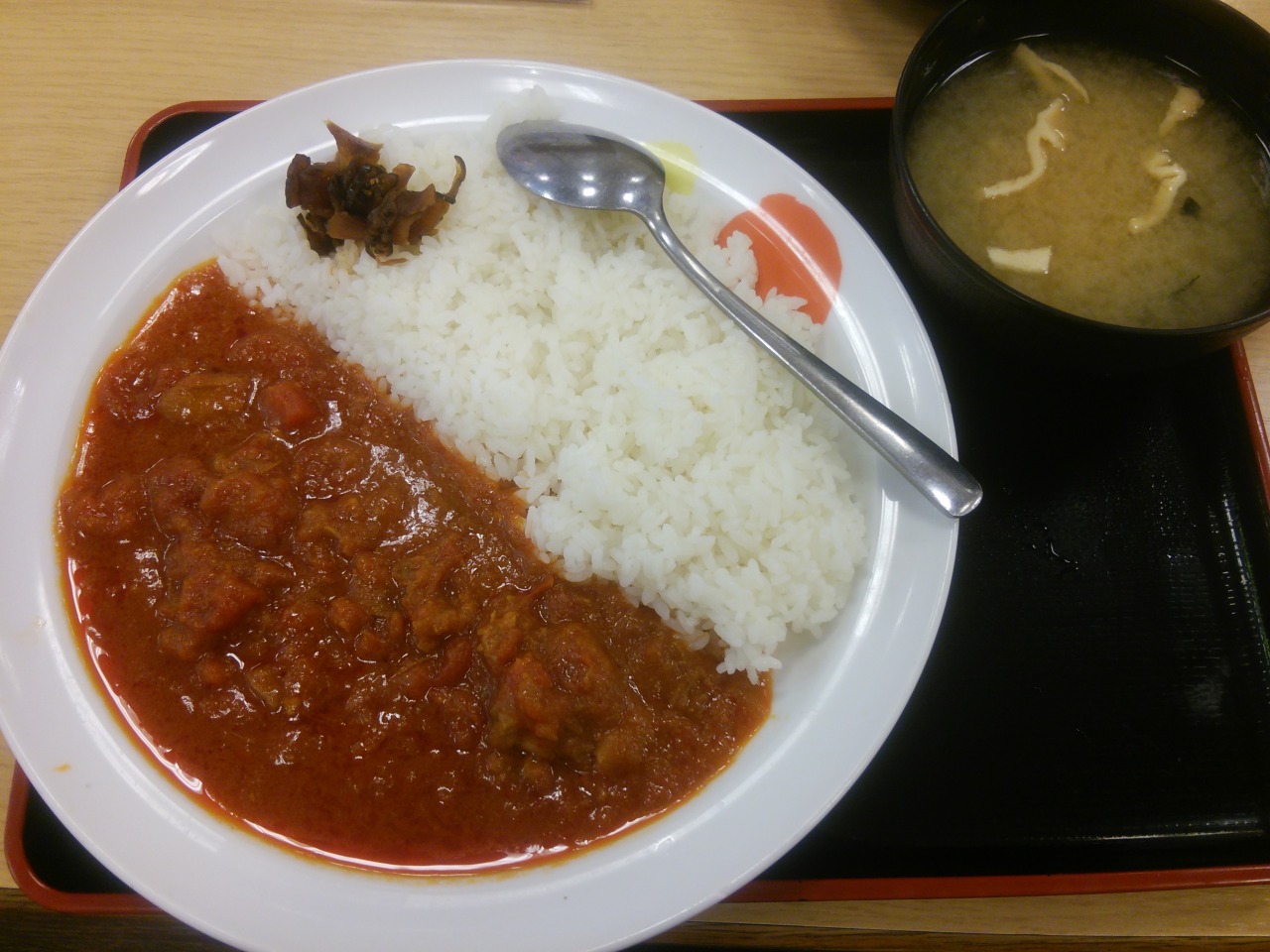 heartcatch:  松屋 de トマトカレー 復活するたび毎回食ってるけど、どこがカレーなのか未だわからんｗ