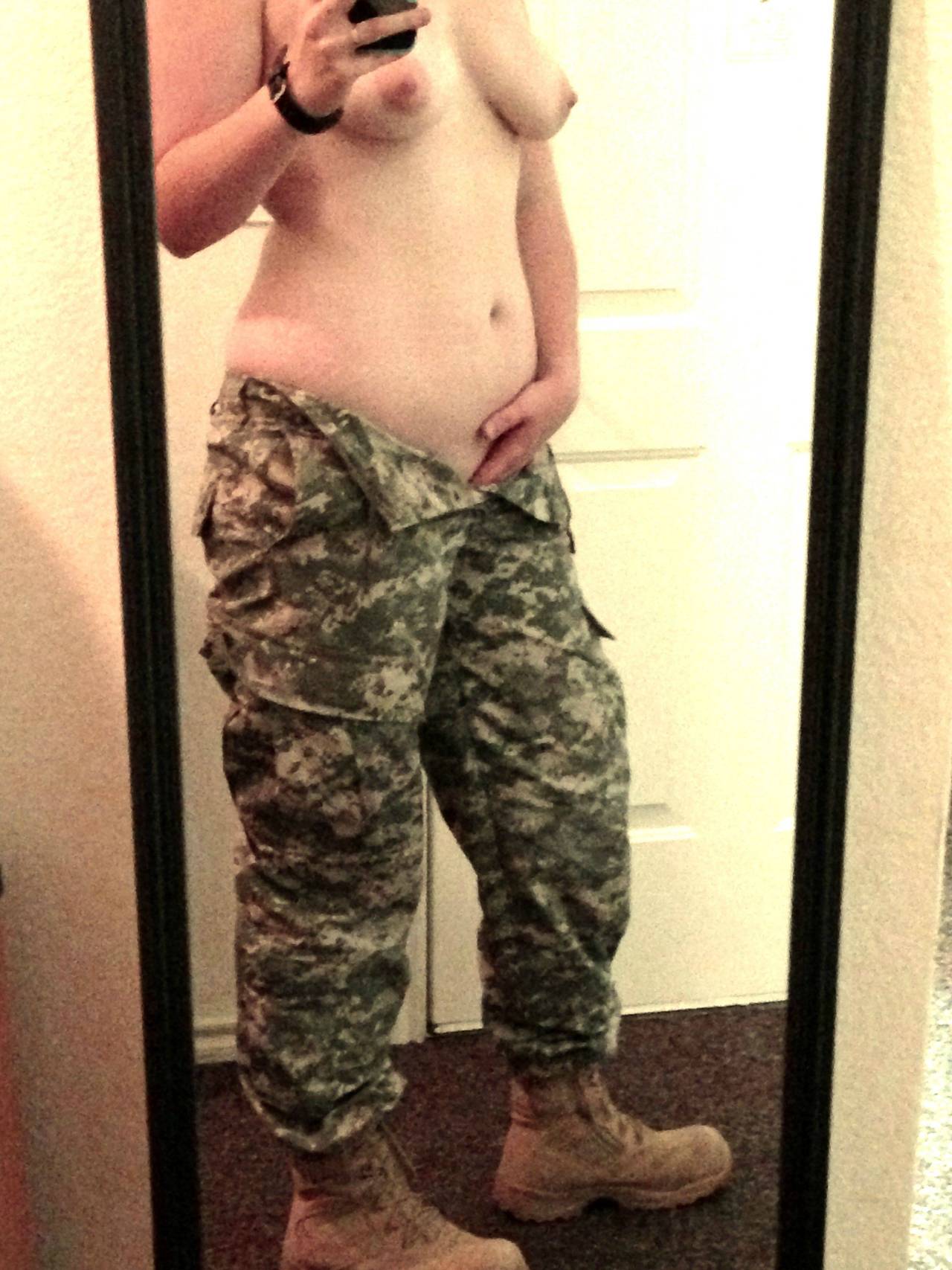 mymarinemindpart4:  Very happy Army gal pt 2