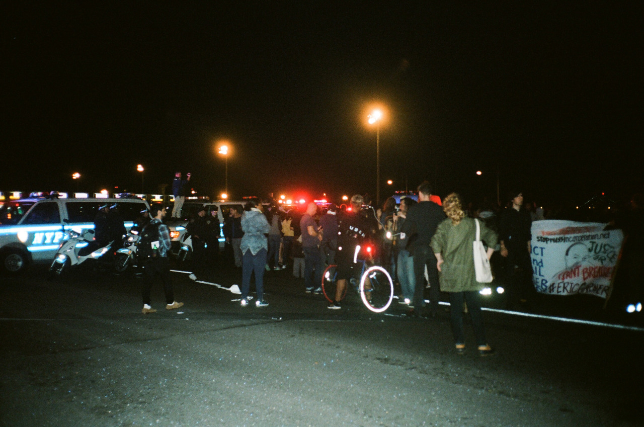 ceciliamajzoub:  protesters heading through NYC 120+ blocks the night of Darren Wilson