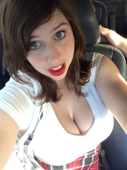 mybabygirlbubbles:  Daddy likes picking me up from school and taking me for drives and even is so nice he buys me a soda if I wear my special big girl lipstick and get it all over his fun stick in the back seat.