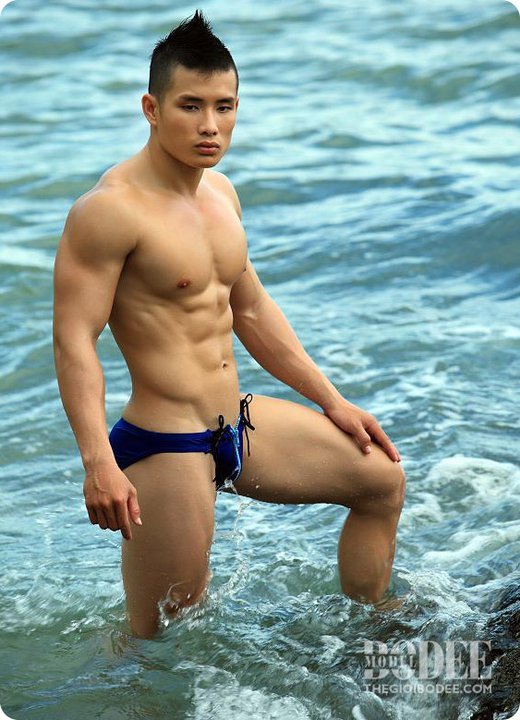亞細亞之男闘呼達