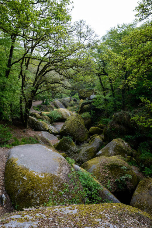 Chaos granitique de Huelgoat, Bretagne. The Chaos of rocks in Huelgoat, Britanny, France.