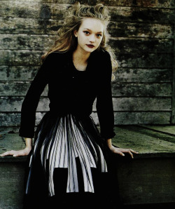 myfavoritefashionthings:  Gemma Ward by Arthur Elgort for Vogue June 2005