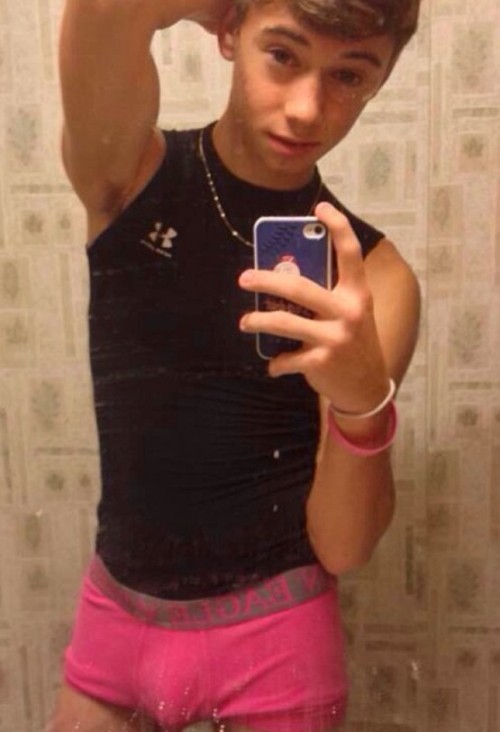 waistbandboy:  Think Pink!  