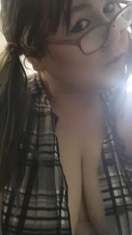 daddysnotsolittlekitten:  Pull me by my pigtails 💖🌻💖