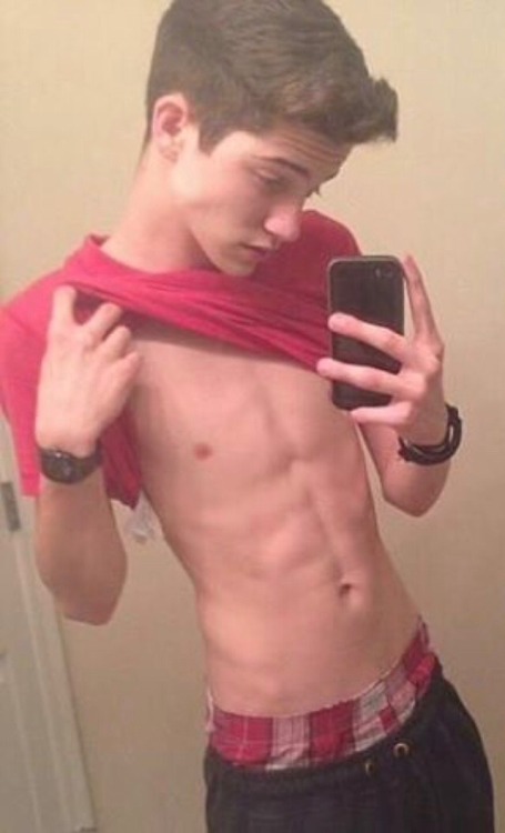 https://horniboisteenbois.tumblr.com/post/168013003244