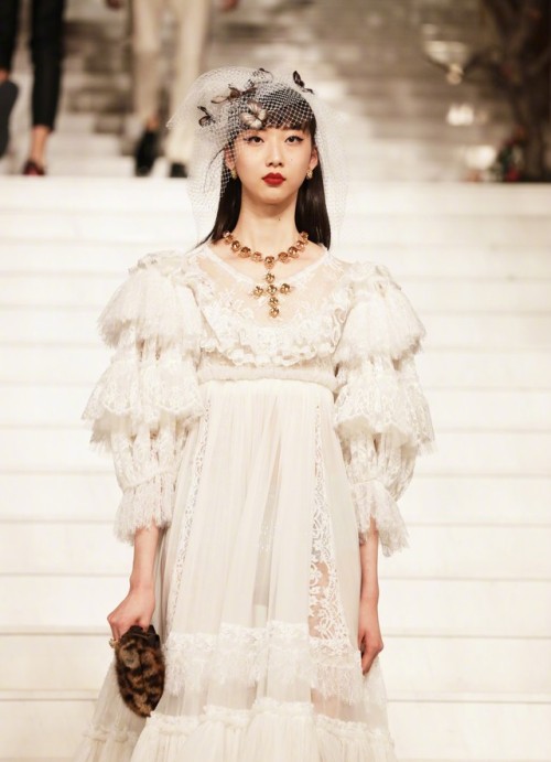 wandering-songstress: DOLCE & GABBANA ALTA MODA in Beijing