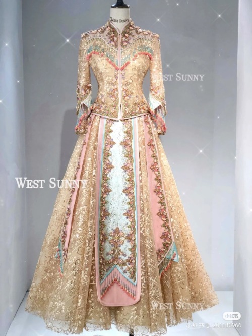 xiuhefu秀禾服 for chinese wedding