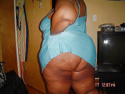 nycbbc718:  Light skin bbw ass