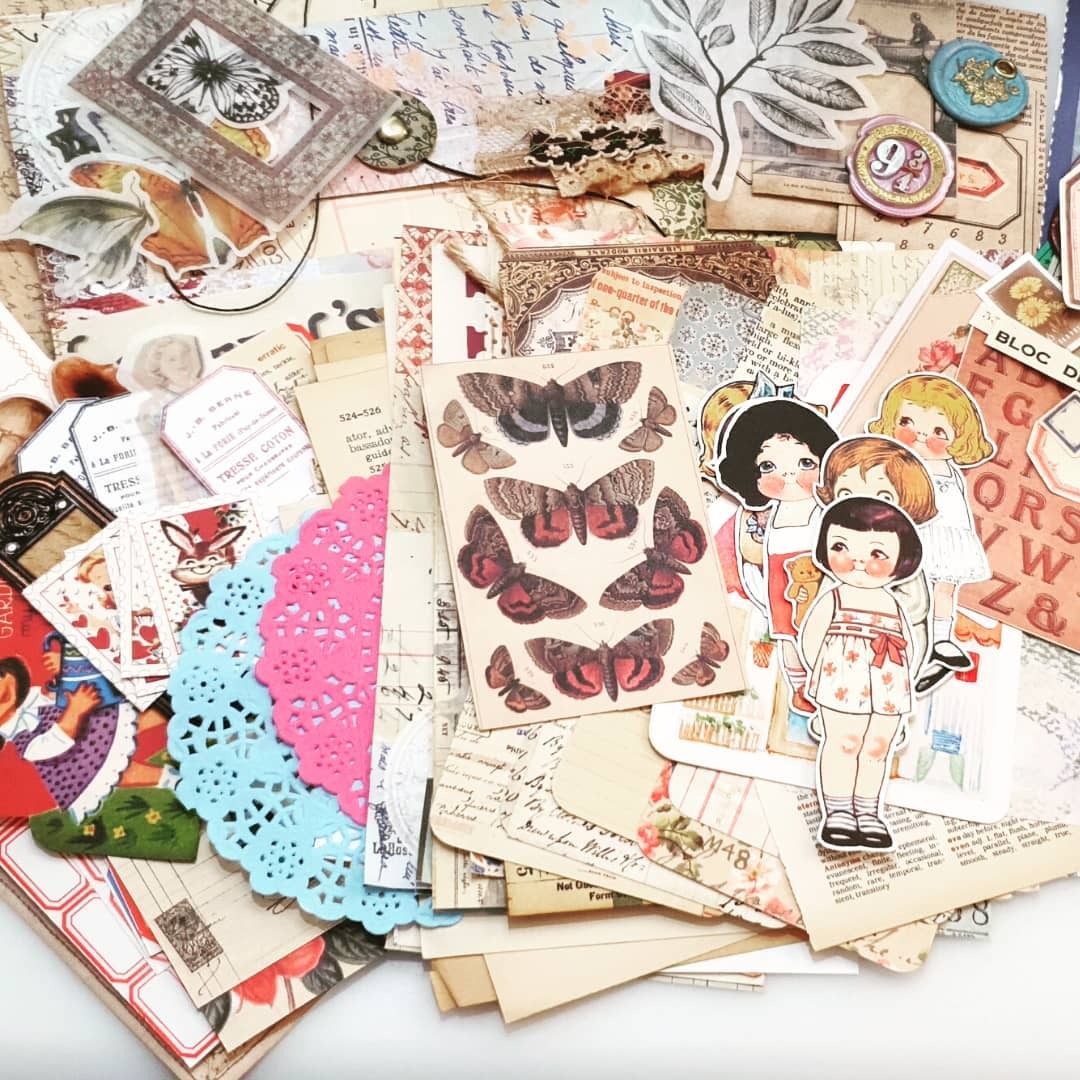 Hey everyone, opening this beautiful envelope was so fun and so exciting.
I reviewed this gorgeous package full of goodies from Thita @thita_paperlover who sent me so many beautiful stickers, paper, and vintage goodies.
I made a video showing me...