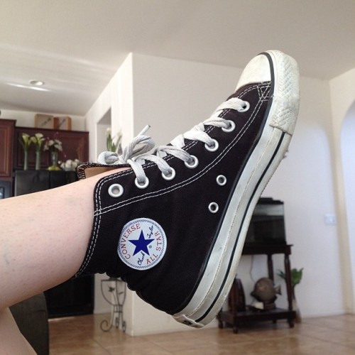 Boring, lazy Sunday wear.. #chucks #converse #allstar #hightops #boringday #hatewhenpimbishome #heso