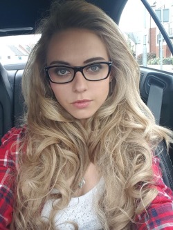 Exposeallwebsluts:  Bi-Scottish-Quine:  Chloe. Essex.  Amazingly Hot Slut!