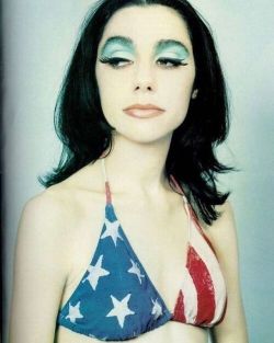 thisisnotnew: #PJHarvey for #IDMagazine 1995  Photo: #CraigMcDean 