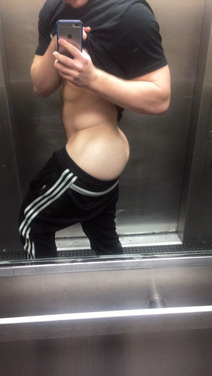 bromofratguy:Booty me