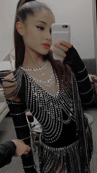 ariana grande lockscreensreblog or like if you save.