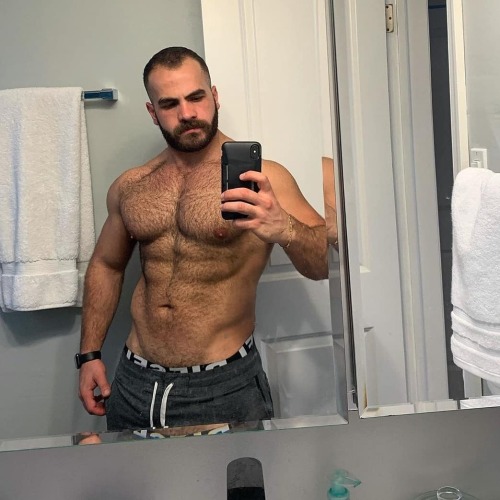 thebearunderground:  The Bear Underground - Best in Masculine Hairy Men🐻💦67k posts + 29k followers💦🐻