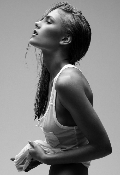 formesdelabeaute:  Caroline Kristiansen By Stefano Fabbri For The Libertine www.thelibertineezine.com