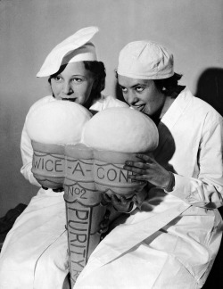 Ice Cream Show Held In London In 1934.