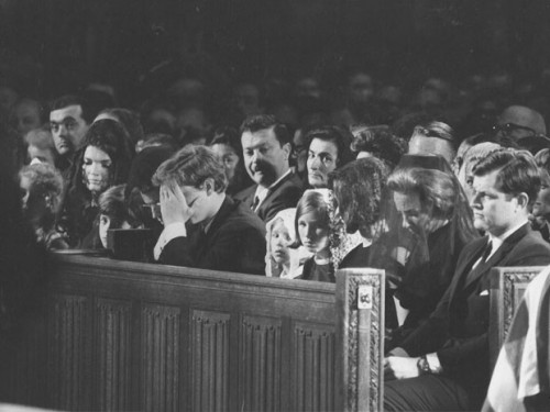 america-runs-on-kennedy:Bobby Kennedy’s funeral, 1968.