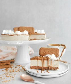 fullcravings:  Vegan Bicoff Chesecake 