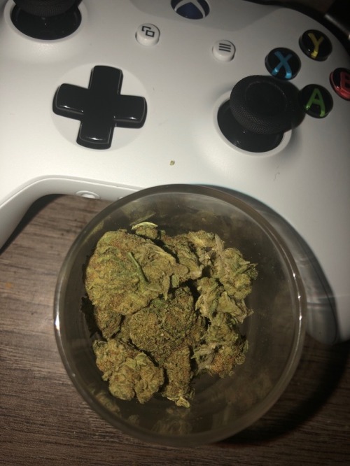 raving-hippie: Pineapple Express and Xbox ❤️‍♂️