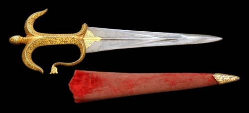 Sex we-are-rogue:  Chilanum daggers, India, 16th-18th pictures