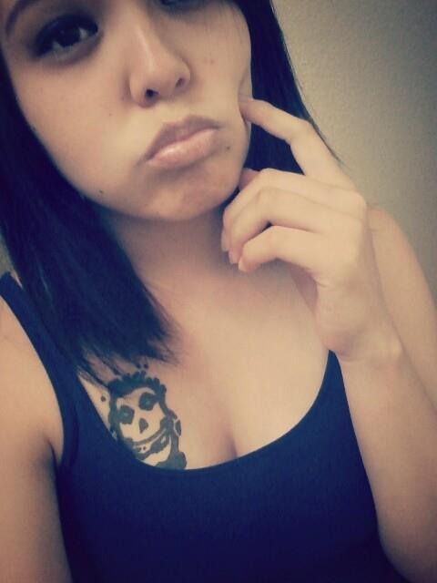 thefreak-88:rezdady69:One last post of native from Gallup. An amazing fuckanyone know who she is? Da