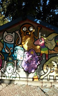 thelittlefae:  burntbubbs:  thelittlefae:At an elementary school down by the ocean. where exactly is this i need to go and see it  Victoria bc lol