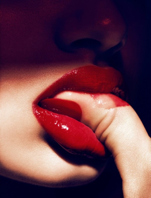   Paris Roberts photographed by Camilla Åkrans in ‘Im Juli Geliebtes Rot’ by for Vogue Germany, July 2014.  