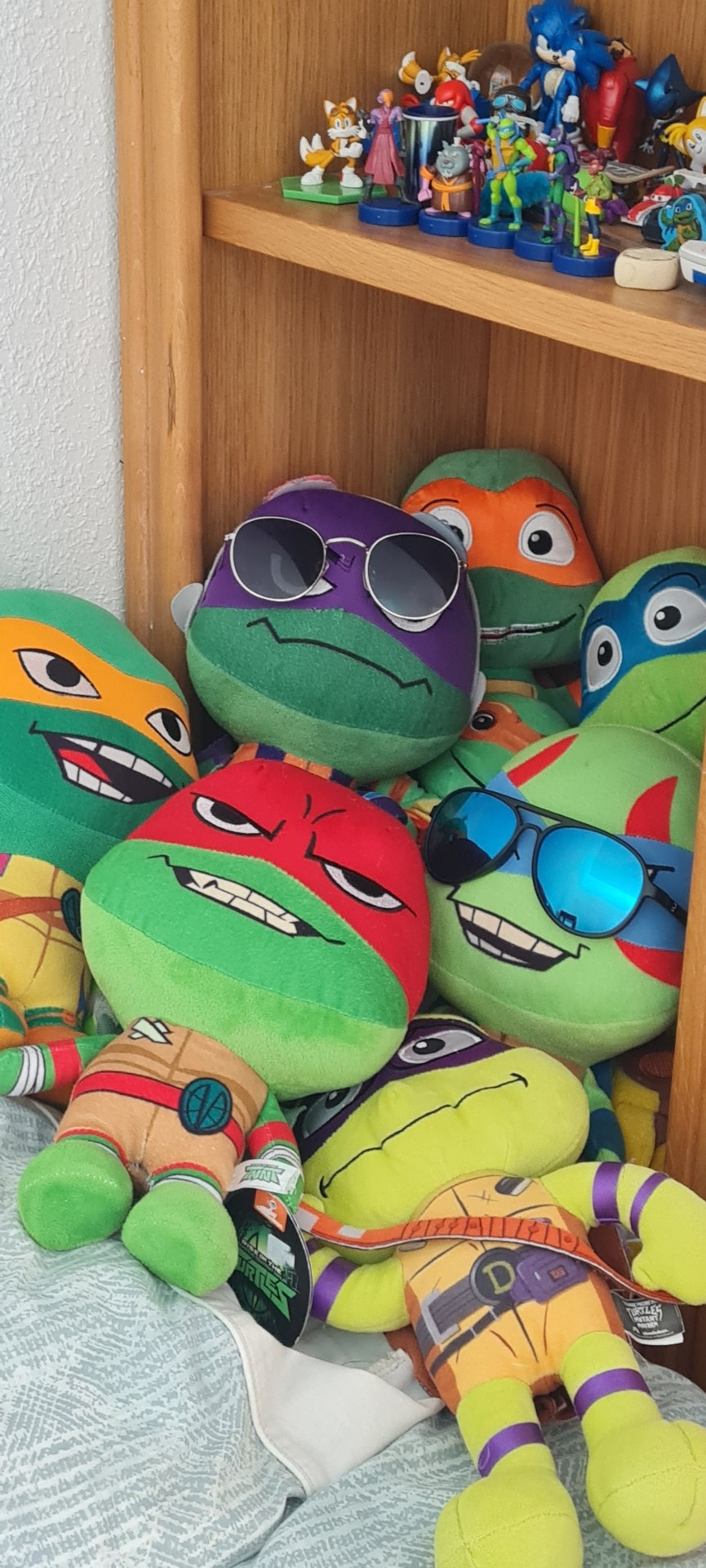 The Rise Family Has Come Together As Pizza Lovers :3