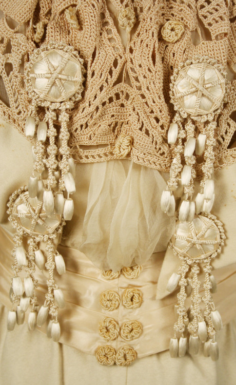 1890s Dress by Mme. Jeanne Paquin, House of Paquin (France) (Metropolitan Museum of Art)