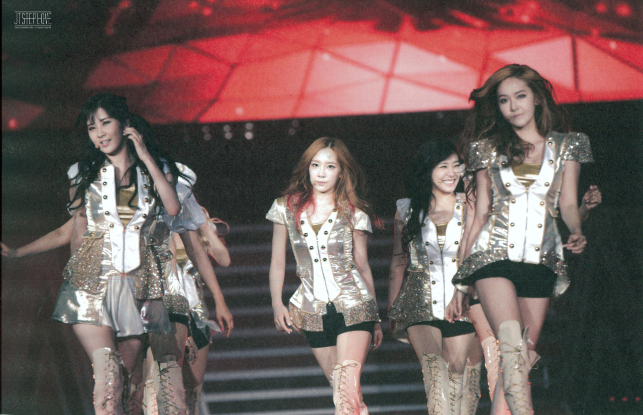 soshihd:  2000 x 1290
