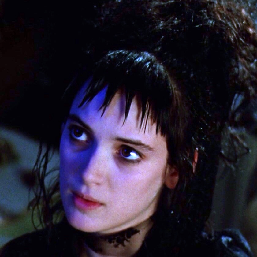 bombboi:  In honor of Fall aka Winona Season, here’s some Spooky Winona Ryder icons.