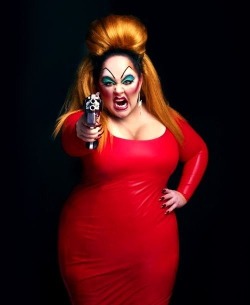apinchofbelladona:  anthxny:  Melissa McCarthy as Divine  omg yes