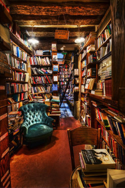 nprfreshair:  Get lost in these hallowed rooms. whatweseewithourhearts:  Shakespeare and Co. bookstore , Paris | Visualist Images Photography, Austin Texas  