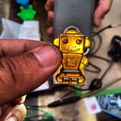 jasper420culture:  ethereal-algorhythm:  Shatter Robot by @thebeesknees_extraction  Dope