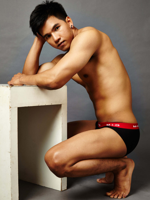 hunkxtwink:  Thai Model - Thitipong Pasomkit Hunkxtwink - More in my archive   