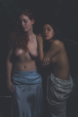 nikkishoots:  “beauty lingers in darkness”models: