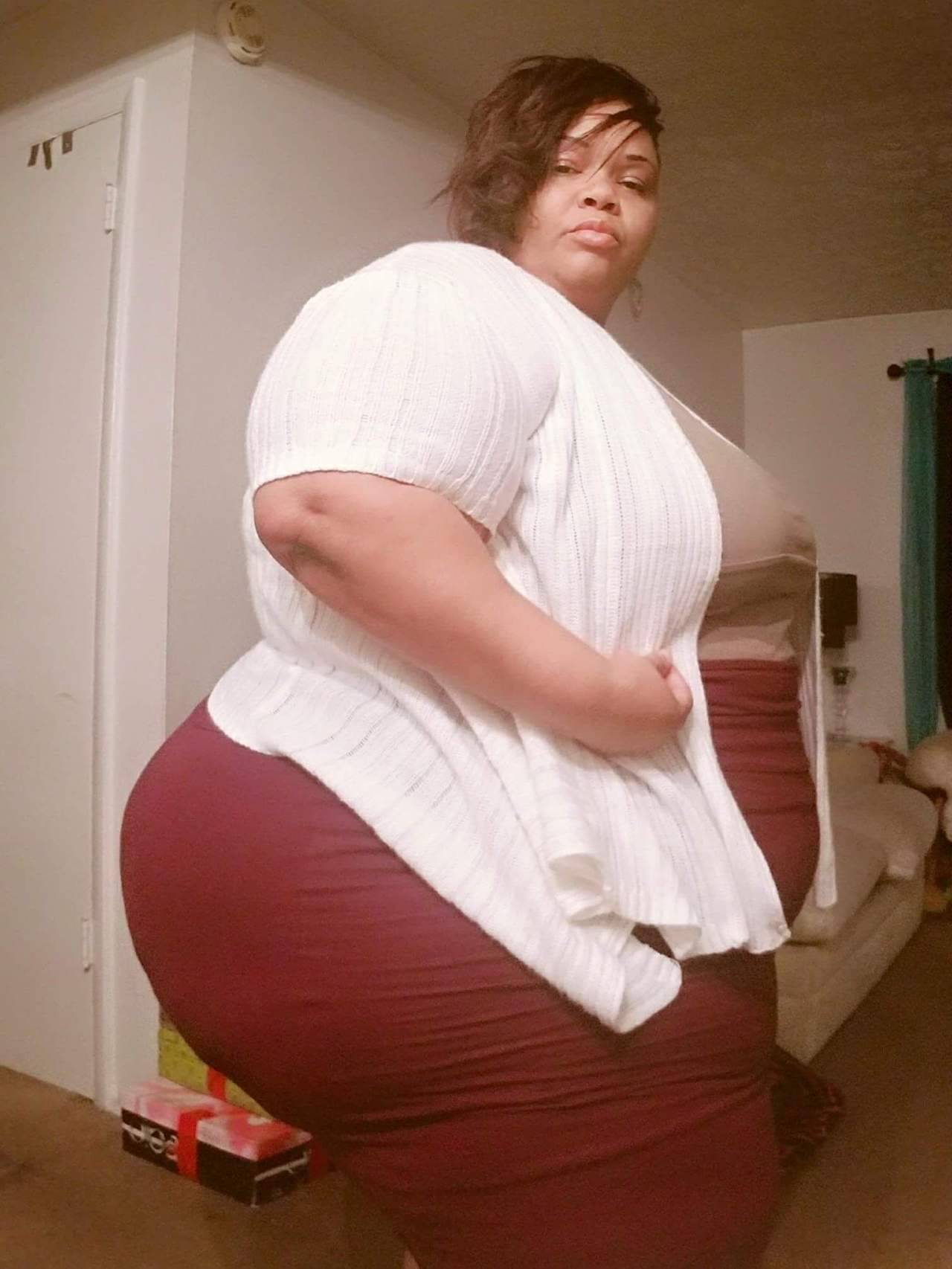 vinny2007: bigboodaddy82:   blackbbwonly: Redbone XSSBBW 