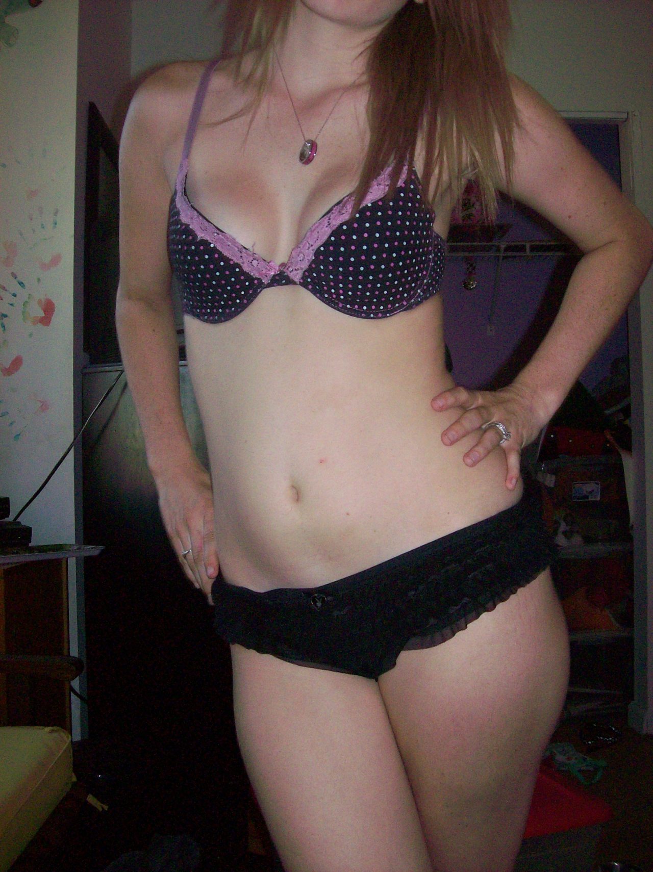 blissmax808:  hows my new bra look? i post nudes of me all the time ;) follow me