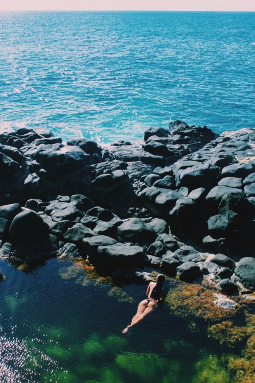Mermaid || Queen&rsquo;s Bath || Kauai, Hawaii Instagram: @emmaneagu